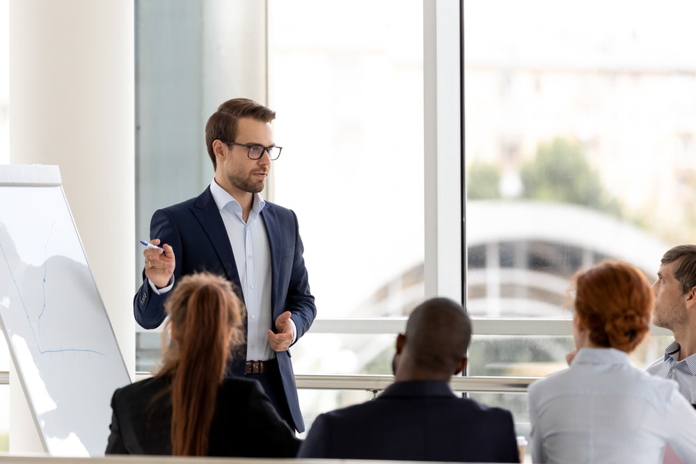 La formation commerciale dispensée en équipe pour se former et monter en compétences